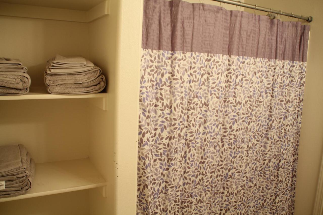 3 Queen Beds, 1 Twin Bed, 2 Rooms, 1 And A Half Bath, Self Check-In, Flexcation Equipped アイダホフォールズ エクステリア 写真