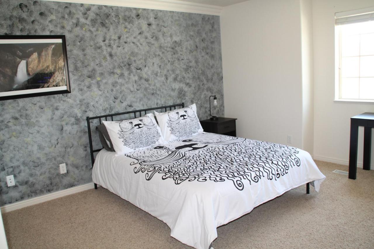 3 Queen Beds, 1 Twin Bed, 2 Rooms, 1 And A Half Bath, Self Check-In, Flexcation Equipped アイダホフォールズ エクステリア 写真