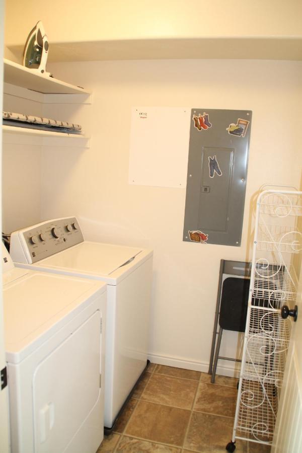 3 Queen Beds, 1 Twin Bed, 2 Rooms, 1 And A Half Bath, Self Check-In, Flexcation Equipped アイダホフォールズ エクステリア 写真