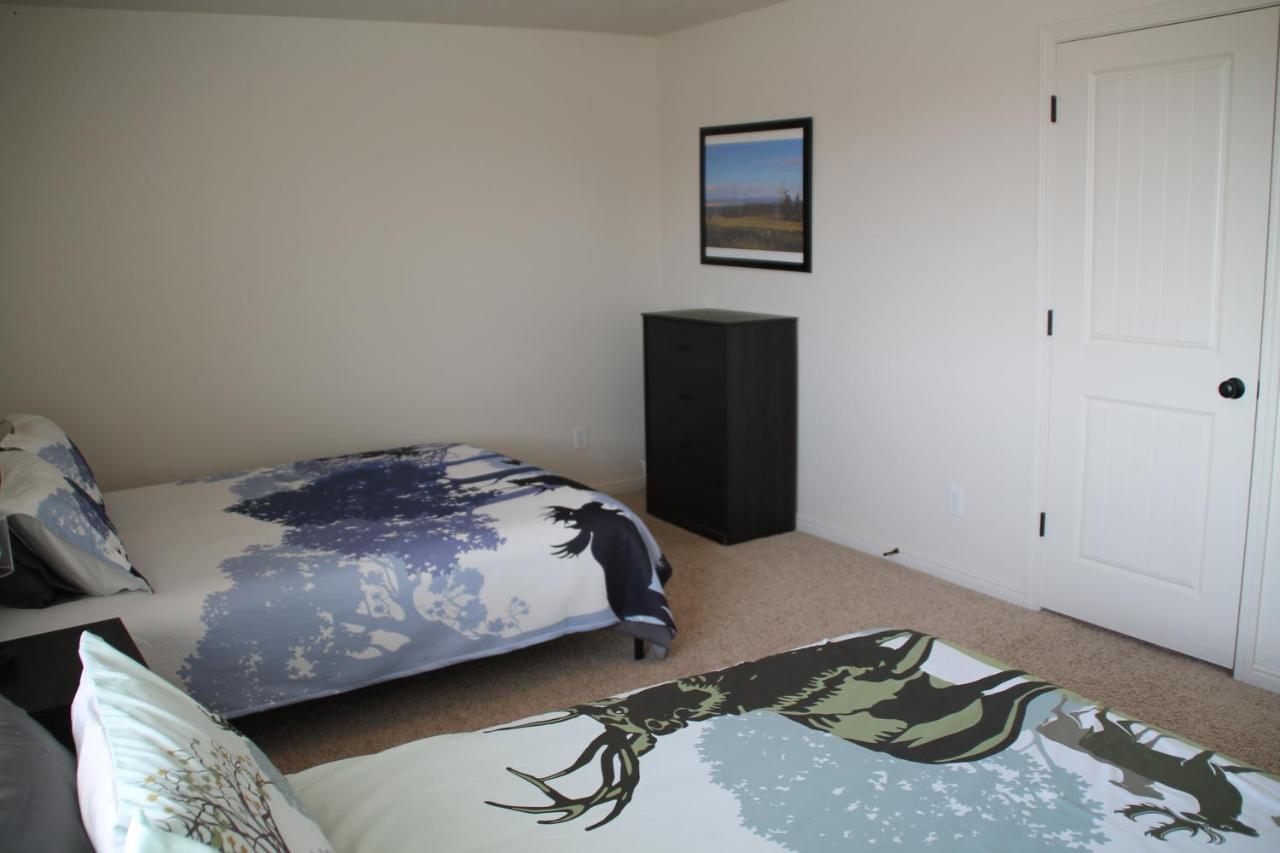 3 Queen Beds, 1 Twin Bed, 2 Rooms, 1 And A Half Bath, Self Check-In, Flexcation Equipped アイダホフォールズ エクステリア 写真